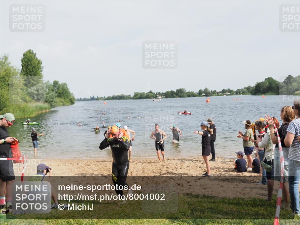 21.06.2025 - 27. Vierlanden-Triathlon MichiJ http://msf.ph/oto/8004002 15.06.2026 10:06:11 Schwimmen 362, 369, 370, 381, 418, 448, 455 meine-sportfotos.de