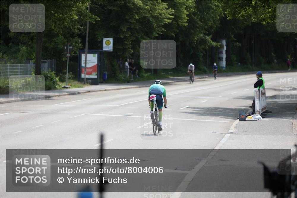 15.06.2025 - 7 Türme Triathlon Yannick Fuchs http://msf.ph/oto/8004006 15.06.2025 12:34:55 Radfahren 213, 338, 383 meine-sportfotos.de