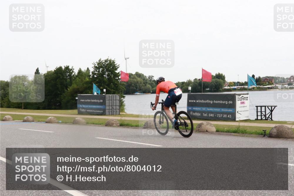 15.06.2025 - 27. Vierlanden-Triathlon H.Heesch http://msf.ph/oto/8004012 15.06.2025 10:31:44 Radfahren 129 meine-sportfotos.de