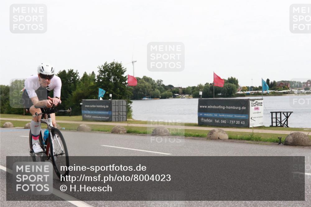 15.06.2025 - 27. Vierlanden-Triathlon H.Heesch http://msf.ph/oto/8004023 15.06.2025 10:31:51 Radfahren 88, 129 meine-sportfotos.de