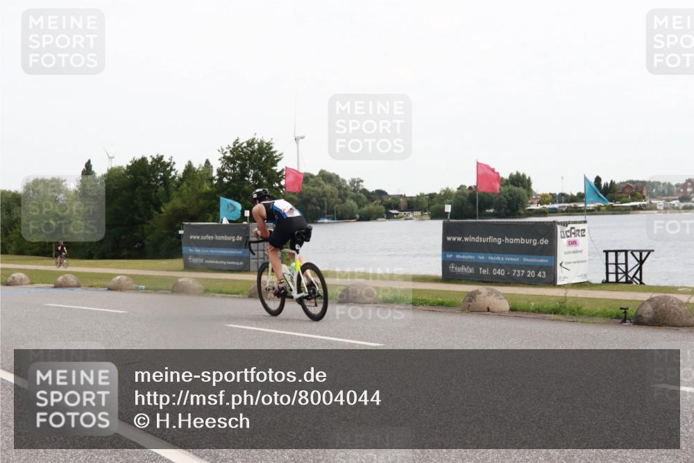 15.06.2025 - 27. Vierlanden-Triathlon H.Heesch http://msf.ph/oto/8004044 15.06.2025 10:31:56 Radfahren 88, 159, 280 meine-sportfotos.de