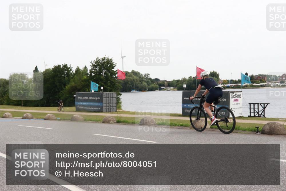 15.06.2025 - 27. Vierlanden-Triathlon H.Heesch http://msf.ph/oto/8004051 15.06.2025 10:31:58 Radfahren 159, 280 meine-sportfotos.de