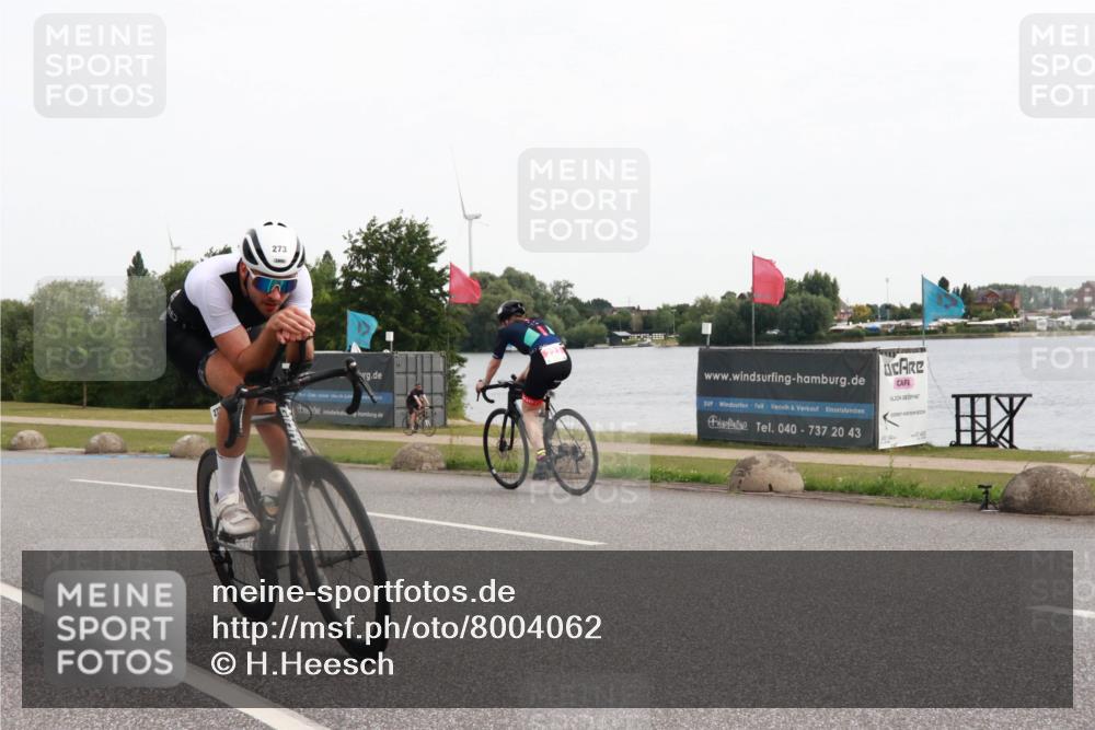 15.06.2025 - 27. Vierlanden-Triathlon H.Heesch http://msf.ph/oto/8004062 15.06.2025 10:32:01 Radfahren 159, 273, 603 meine-sportfotos.de