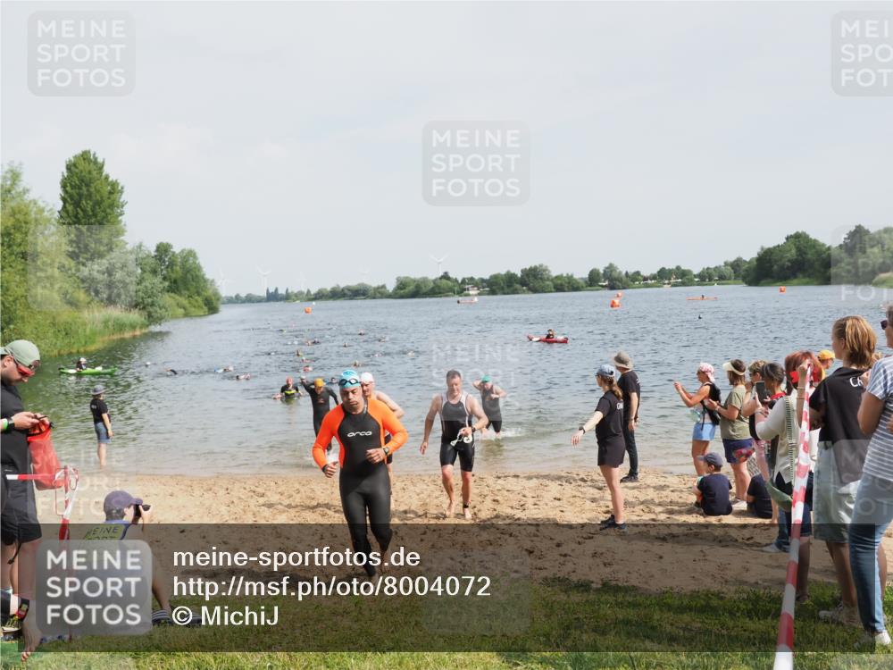 21.06.2025 - 27. Vierlanden-Triathlon MichiJ http://msf.ph/oto/8004072 15.06.2026 10:06:12 Schwimmen 362, 369, 370, 381, 418, 447, 448, 455 meine-sportfotos.de