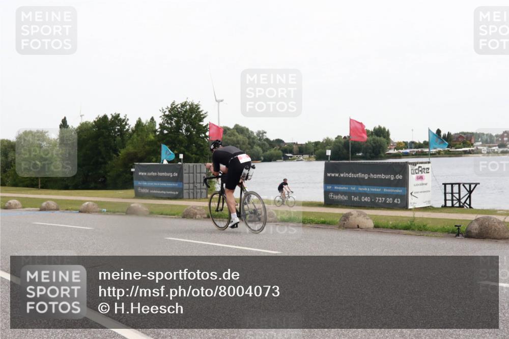 15.06.2025 - 27. Vierlanden-Triathlon H.Heesch http://msf.ph/oto/8004073 15.06.2025 10:32:03 Radfahren 159, 223, 273, 603 meine-sportfotos.de