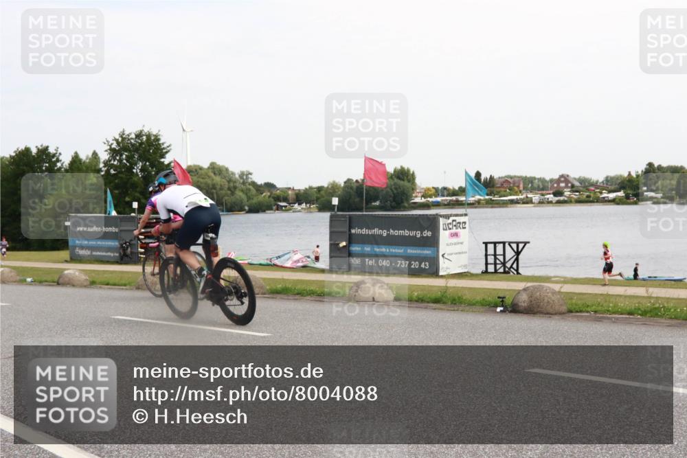 21.06.2025 - 27. Vierlanden-Triathlon H.Heesch http://msf.ph/oto/8004088 15.06.2025 11:53:31 Radfahren 734, 763, 829 meine-sportfotos.de