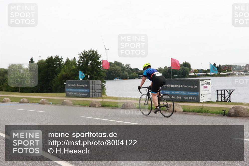 15.06.2025 - 27. Vierlanden-Triathlon H.Heesch http://msf.ph/oto/8004122 15.06.2025 10:32:29 Radfahren 214, 538 meine-sportfotos.de