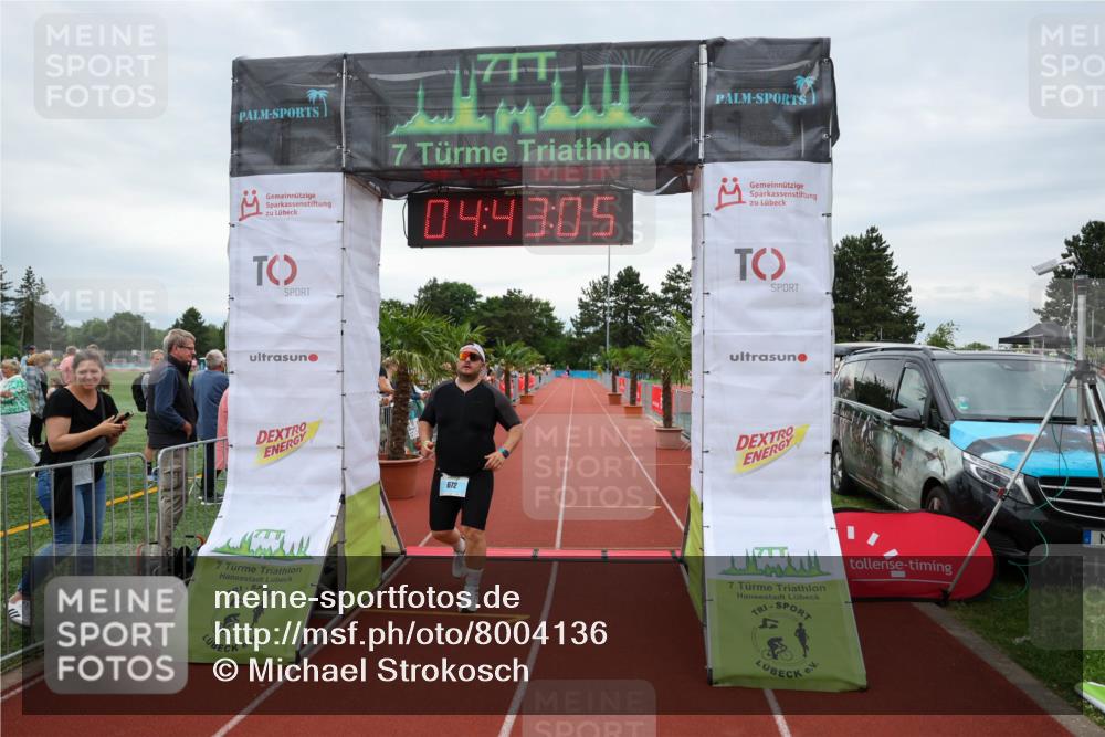 15.06.2025 - 7 Türme Triathlon Michael Strokosch http://msf.ph/oto/8004136 15.06.2025 14:43:05 Ziel 672 meine-sportfotos.de