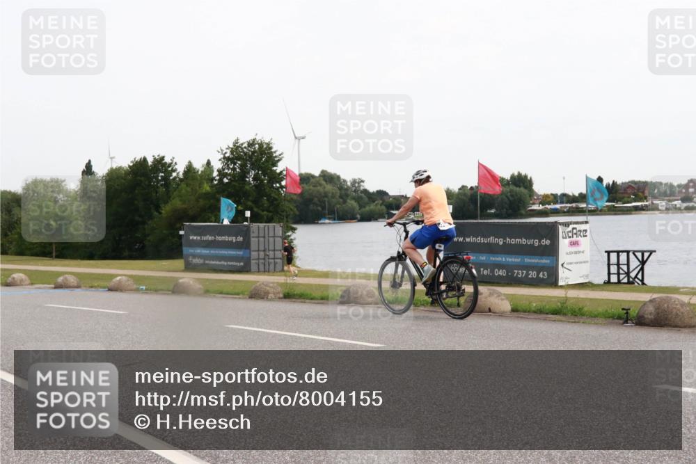15.06.2025 - 27. Vierlanden-Triathlon H.Heesch http://msf.ph/oto/8004155 15.06.2025 10:32:36 Radfahren 194, 212, 538 meine-sportfotos.de