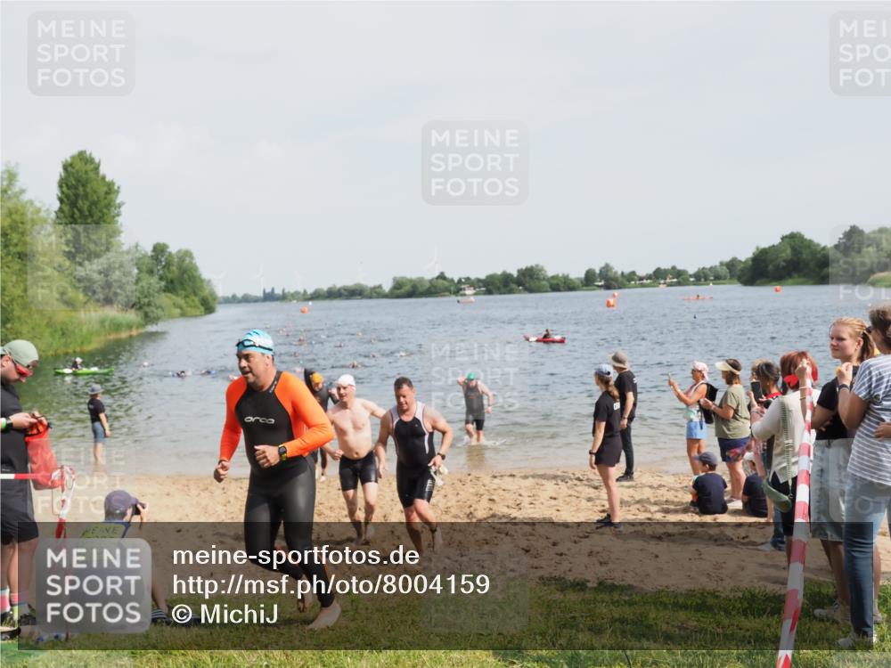21.06.2025 - 27. Vierlanden-Triathlon MichiJ http://msf.ph/oto/8004159 15.06.2026 10:06:13 Schwimmen 362, 369, 370, 381, 418, 447, 448, 455 meine-sportfotos.de