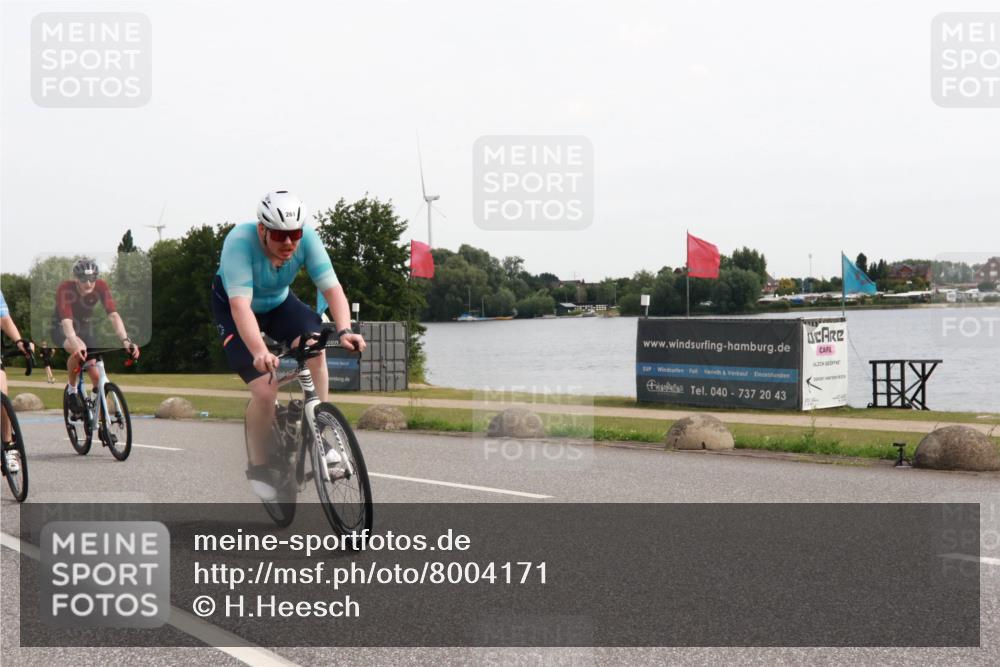 15.06.2025 - 27. Vierlanden-Triathlon H.Heesch http://msf.ph/oto/8004171 15.06.2025 10:32:42 Radfahren 204, 209, 219, 261, 327, 498 meine-sportfotos.de
