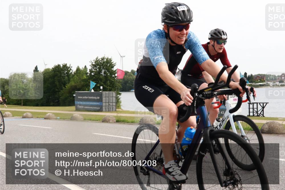 15.06.2025 - 27. Vierlanden-Triathlon H.Heesch http://msf.ph/oto/8004208 15.06.2025 10:32:43 Radfahren 204, 209, 219, 261, 327, 498 meine-sportfotos.de