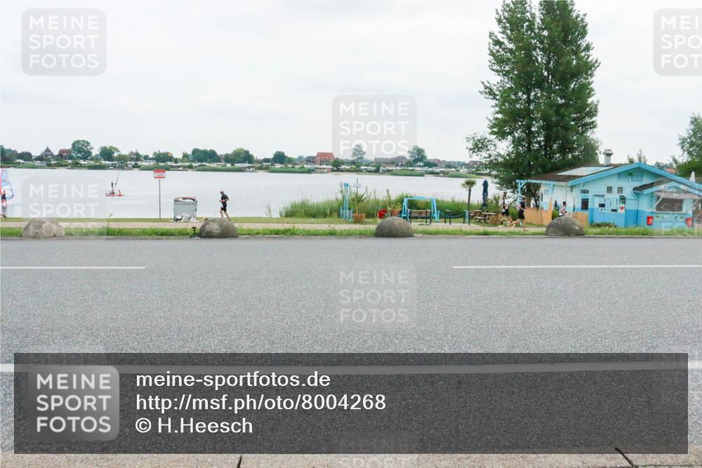21.06.2025 - 27. Vierlanden-Triathlon H.Heesch http://msf.ph/oto/8004268 15.06.2025 12:58:43 Radfahren 1114, 1141 meine-sportfotos.de