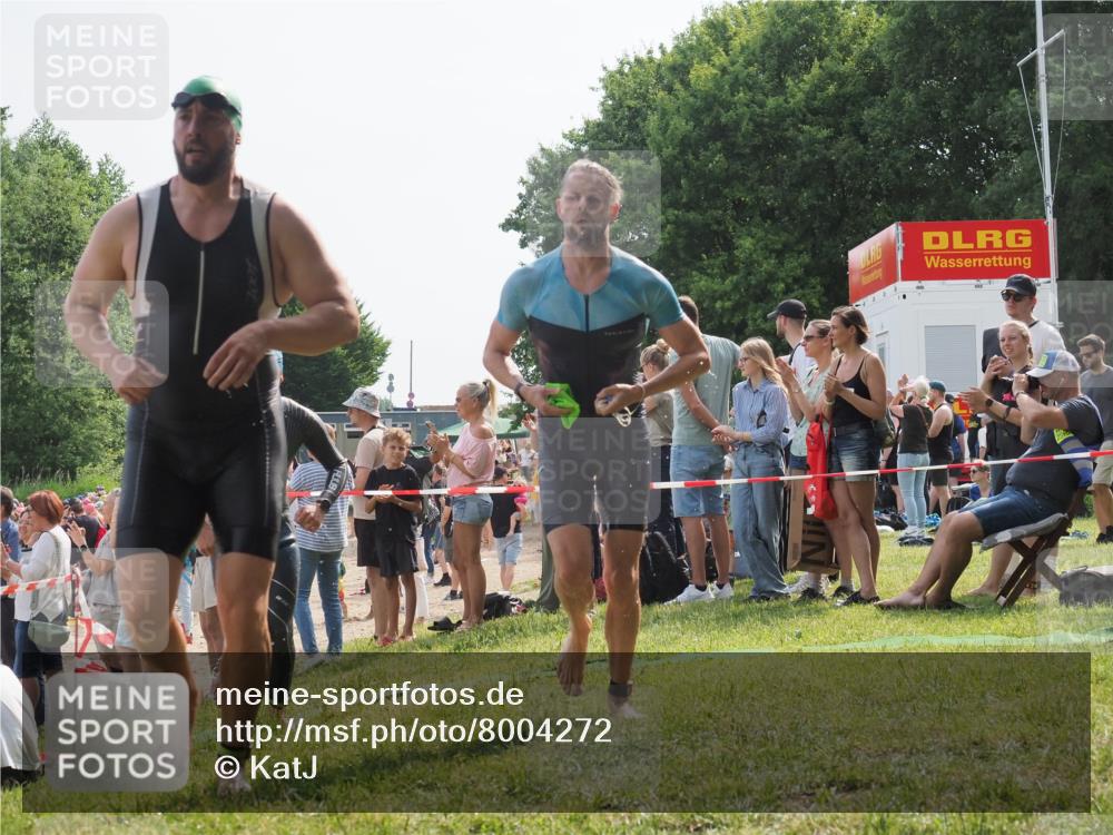 15.06.2025 - 27. Vierlanden-Triathlon KatJ http://msf.ph/oto/8004272 15.06.2025 10:03:45 Schwimmen 377, 425, 432, 439 meine-sportfotos.de