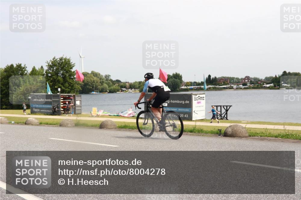 21.06.2025 - 27. Vierlanden-Triathlon H.Heesch http://msf.ph/oto/8004278 15.06.2025 11:54:22 Radfahren 753, 874 meine-sportfotos.de