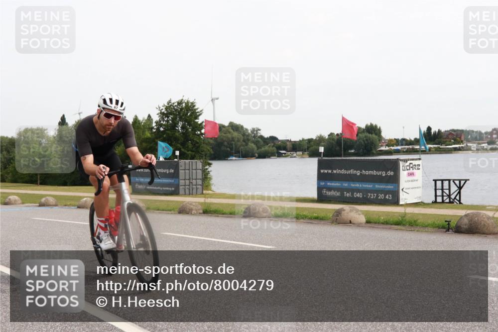 15.06.2025 - 27. Vierlanden-Triathlon H.Heesch http://msf.ph/oto/8004279 15.06.2025 10:33:20 Radfahren 59, 67 meine-sportfotos.de