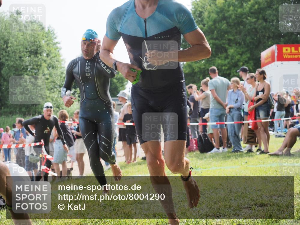 15.06.2025 - 27. Vierlanden-Triathlon KatJ http://msf.ph/oto/8004290 15.06.2025 10:03:46 Schwimmen 377, 425, 432, 436, 439 meine-sportfotos.de