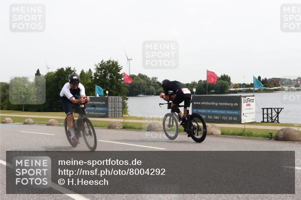 15.06.2025 - 27. Vierlanden-Triathlon H.Heesch http://msf.ph/oto/8004292 15.06.2025 10:33:23 Radfahren 59, 67, 438 meine-sportfotos.de
