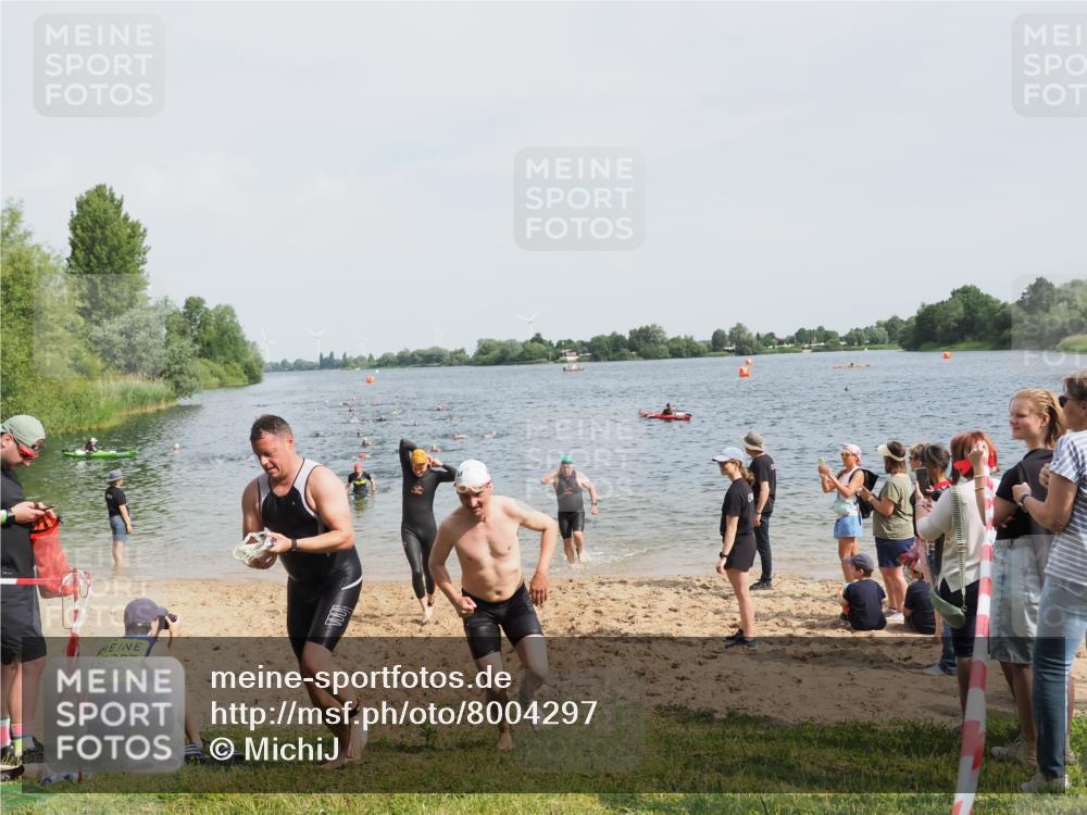21.06.2025 - 27. Vierlanden-Triathlon MichiJ http://msf.ph/oto/8004297 15.06.2026 10:06:14 Schwimmen 369, 370, 381, 418, 447, 448, 455 meine-sportfotos.de