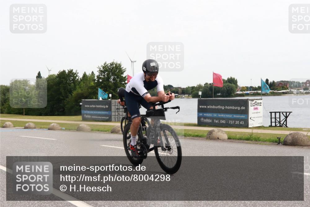 15.06.2025 - 27. Vierlanden-Triathlon H.Heesch http://msf.ph/oto/8004298 15.06.2025 10:33:23 Radfahren 59, 67, 438 meine-sportfotos.de