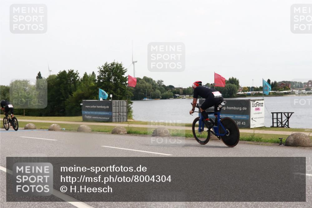 15.06.2025 - 27. Vierlanden-Triathlon H.Heesch http://msf.ph/oto/8004304 15.06.2025 10:33:24 Radfahren 59, 67, 176, 326, 438 meine-sportfotos.de