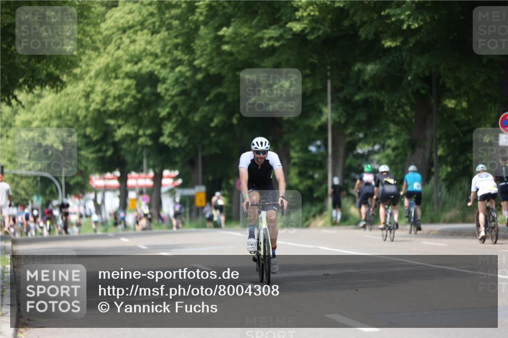 15.06.2025 - 7 Türme Triathlon Yannick Fuchs http://msf.ph/oto/8004308 15.06.2025 13:17:21 Radfahren 541, 819, 823 meine-sportfotos.de
