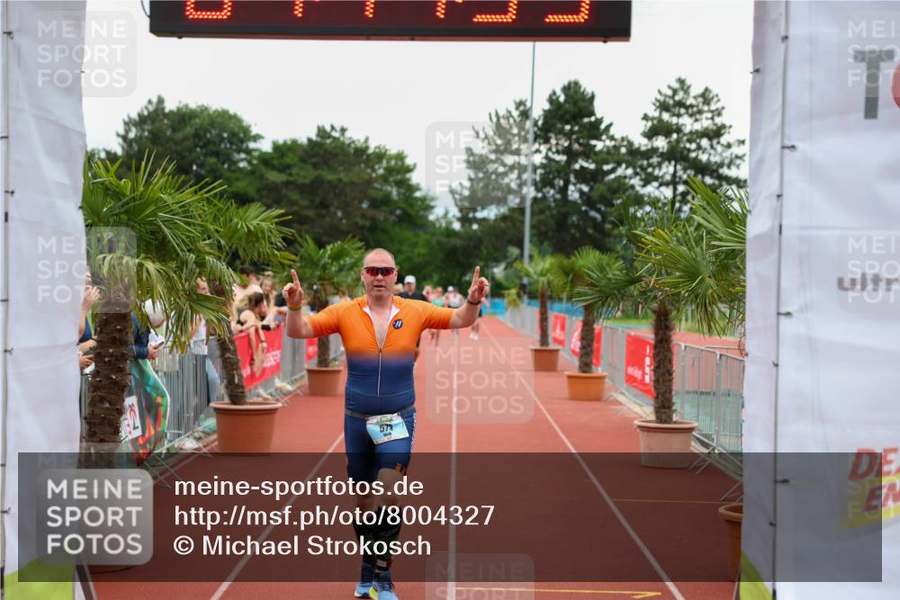 15.06.2025 - 7 Türme Triathlon Michael Strokosch http://msf.ph/oto/8004327 15.06.2025 14:44:34 Ziel 579 meine-sportfotos.de