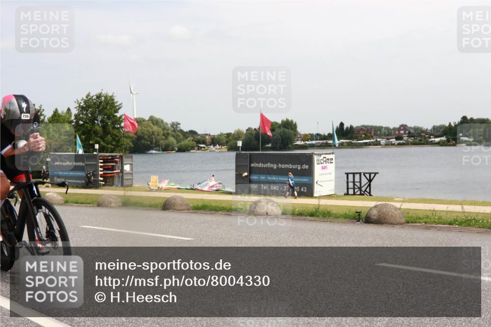 21.06.2025 - 27. Vierlanden-Triathlon H.Heesch http://msf.ph/oto/8004330 15.06.2025 11:54:24 Radfahren 726, 753, 816 meine-sportfotos.de