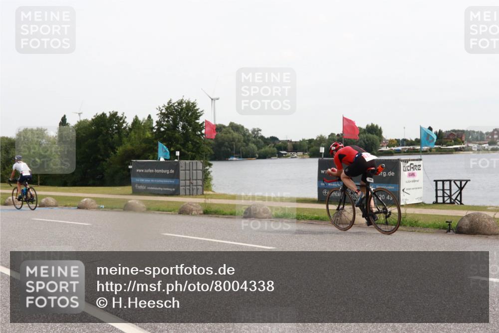 15.06.2025 - 27. Vierlanden-Triathlon H.Heesch http://msf.ph/oto/8004338 15.06.2025 10:33:35 Radfahren 130, 208, 314, 329 meine-sportfotos.de