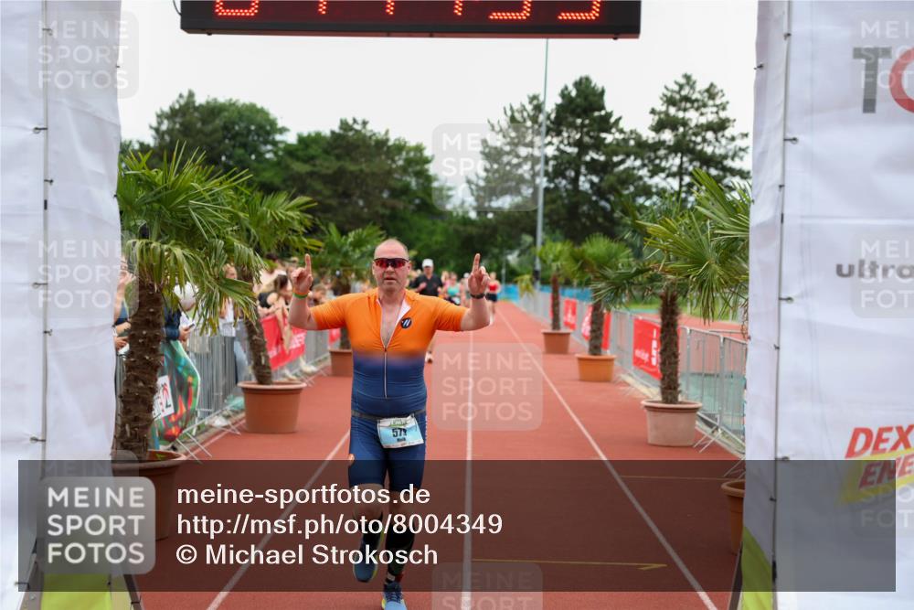 15.06.2025 - 7 Türme Triathlon Michael Strokosch http://msf.ph/oto/8004349 15.06.2025 14:44:35 Ziel 579 meine-sportfotos.de