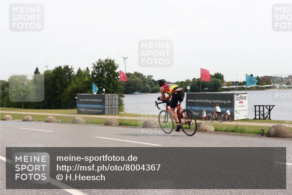 15.06.2025 - 27. Vierlanden-Triathlon H.Heesch http://msf.ph/oto/8004367 15.06.2025 10:33:58 Radfahren 49, 132 meine-sportfotos.de