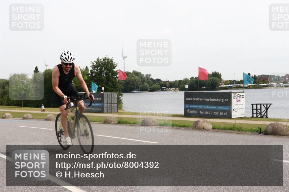 15.06.2025 - 27. Vierlanden-Triathlon H.Heesch http://msf.ph/oto/8004392 15.06.2025 10:34:08 Radfahren 299, 308, 361, 543 meine-sportfotos.de