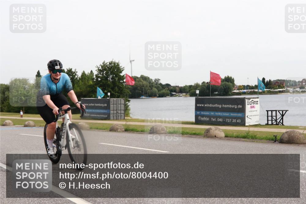 15.06.2025 - 27. Vierlanden-Triathlon H.Heesch http://msf.ph/oto/8004400 15.06.2025 10:34:10 Radfahren 299, 308, 361 meine-sportfotos.de