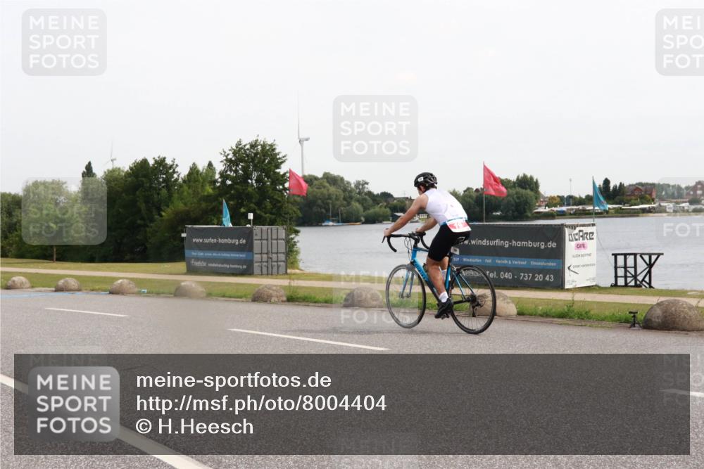 15.06.2025 - 27. Vierlanden-Triathlon H.Heesch http://msf.ph/oto/8004404 15.06.2025 10:34:18 Radfahren 9 meine-sportfotos.de