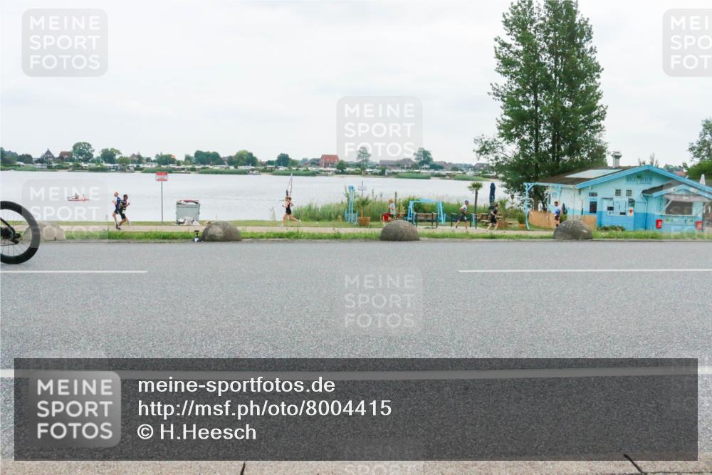 21.06.2025 - 27. Vierlanden-Triathlon H.Heesch http://msf.ph/oto/8004415 15.06.2025 12:59:05 Radfahren 900, 1147 meine-sportfotos.de