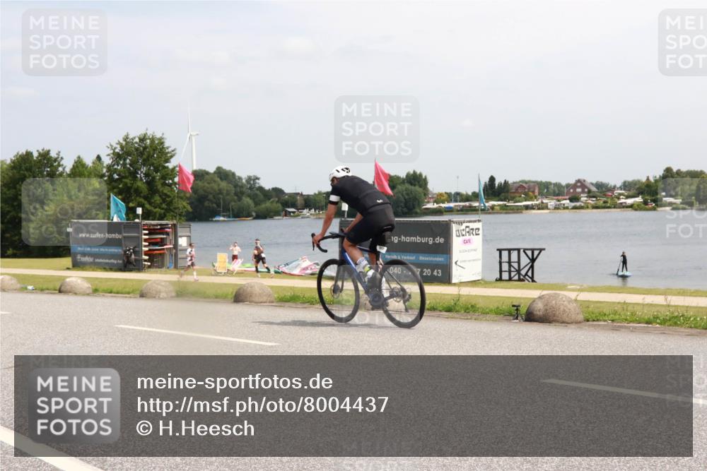 21.06.2025 - 27. Vierlanden-Triathlon H.Heesch http://msf.ph/oto/8004437 15.06.2025 11:55:01 Radfahren 836, 846, 857 meine-sportfotos.de