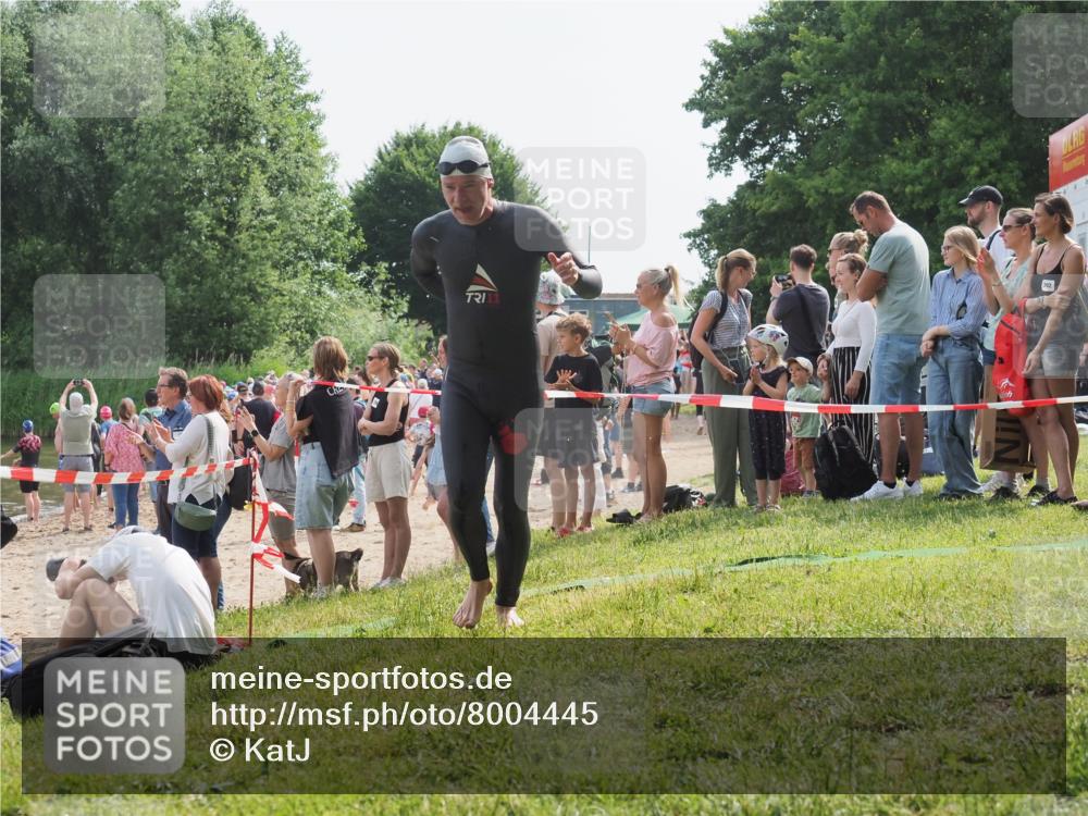 15.06.2025 - 27. Vierlanden-Triathlon KatJ http://msf.ph/oto/8004445 15.06.2025 10:03:48 Schwimmen 377, 425, 432, 436, 439, 1398 meine-sportfotos.de