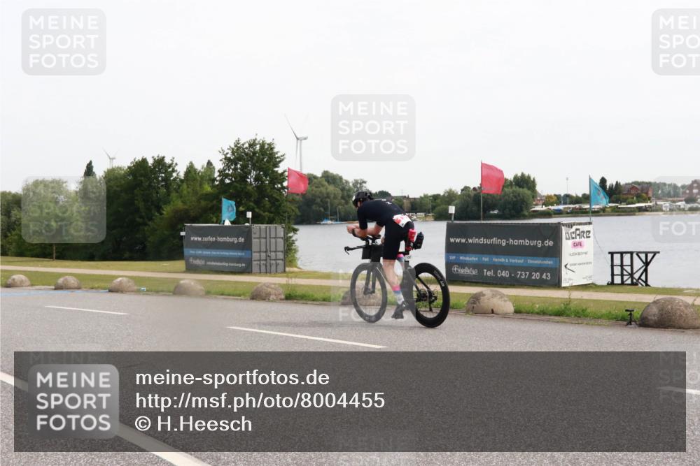 15.06.2025 - 27. Vierlanden-Triathlon H.Heesch http://msf.ph/oto/8004455 15.06.2025 10:35:03 Radfahren 137 meine-sportfotos.de