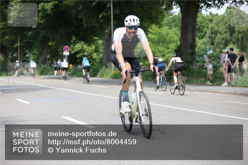 15.06.2025 - 7 Türme Triathlon Yannick Fuchs http://msf.ph/oto/8004459 15.06.2025 13:17:23 Radfahren 648, 819, 823 meine-sportfotos.de