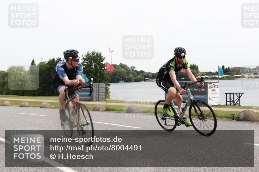 15.06.2025 - 27. Vierlanden-Triathlon H.Heesch http://msf.ph/oto/8004491 15.06.2025 10:35:20 Radfahren 26, 121, 251, 268, 336 meine-sportfotos.de