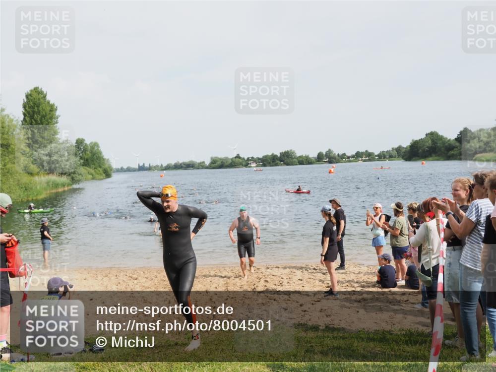 21.06.2025 - 27. Vierlanden-Triathlon MichiJ http://msf.ph/oto/8004501 15.06.2026 10:06:17 Schwimmen 369, 370, 381, 418, 447, 455 meine-sportfotos.de