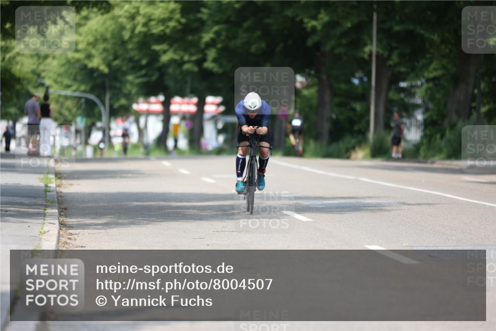 15.06.2025 - 7 Türme Triathlon Yannick Fuchs http://msf.ph/oto/8004507 15.06.2025 12:36:04 Radfahren 228, 276, 333 meine-sportfotos.de