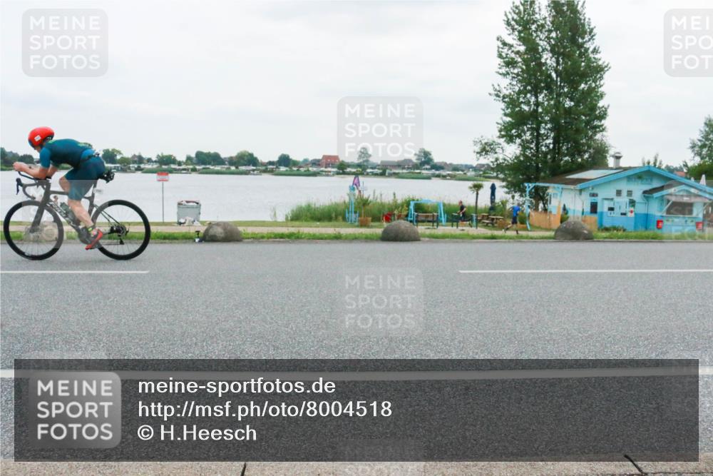21.06.2025 - 27. Vierlanden-Triathlon H.Heesch http://msf.ph/oto/8004518 15.06.2025 12:59:39 Radfahren 1137 meine-sportfotos.de
