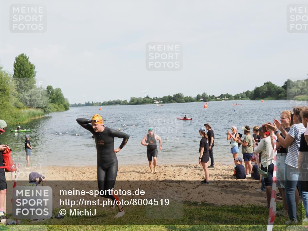 21.06.2025 - 27. Vierlanden-Triathlon MichiJ http://msf.ph/oto/8004519 15.06.2026 10:06:17 Schwimmen 369, 370, 381, 418, 447, 455 meine-sportfotos.de