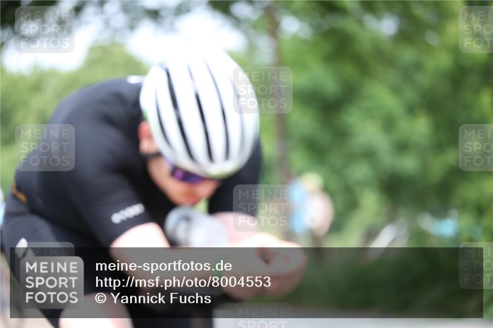15.06.2025 - 7 Türme Triathlon Yannick Fuchs http://msf.ph/oto/8004553 15.06.2025 13:17:30 Radfahren 489, 543, 590, 648, 894, 909 meine-sportfotos.de