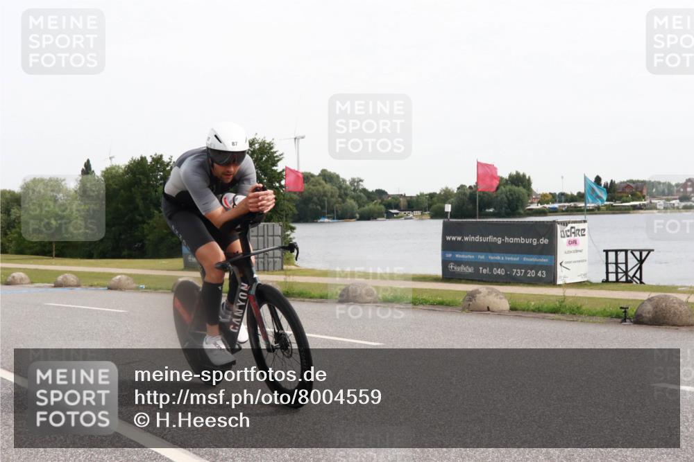 15.06.2025 - 27. Vierlanden-Triathlon H.Heesch http://msf.ph/oto/8004559 15.06.2025 10:35:57 Radfahren 87, 390 meine-sportfotos.de