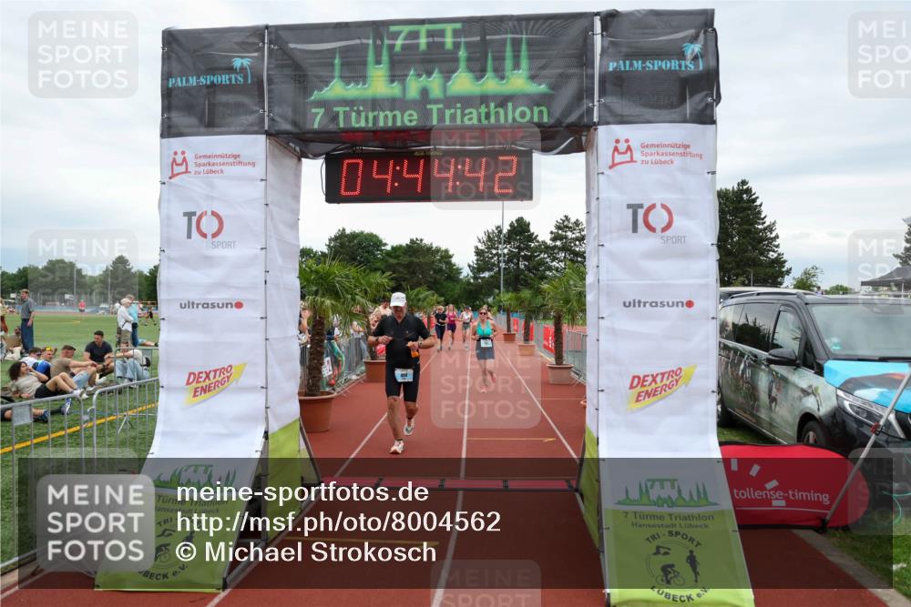 15.06.2025 - 7 Türme Triathlon Michael Strokosch http://msf.ph/oto/8004562 15.06.2025 14:44:42 Ziel 454, 579, 581 meine-sportfotos.de