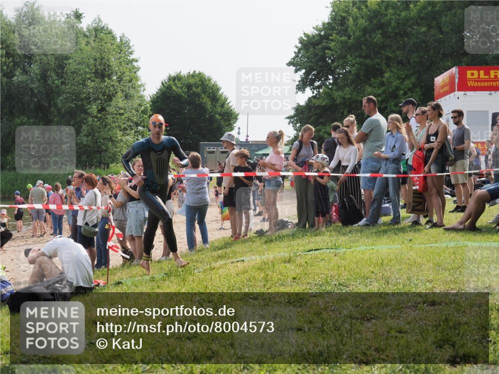15.06.2025 - 27. Vierlanden-Triathlon KatJ http://msf.ph/oto/8004573 15.06.2025 10:03:52 Schwimmen 377, 425, 432, 436, 439, 1398 meine-sportfotos.de