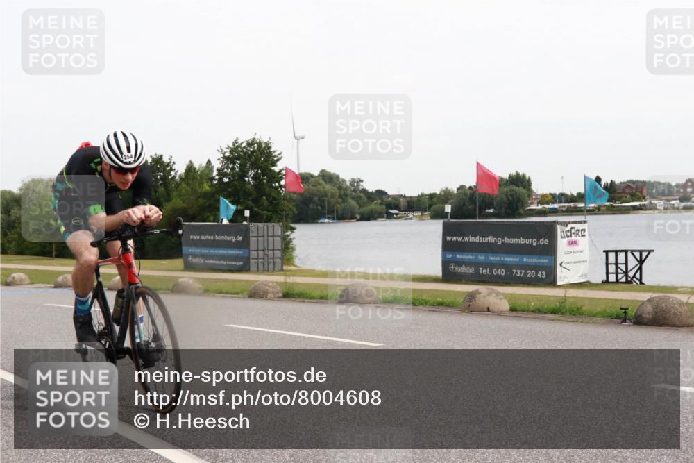 15.06.2025 - 27. Vierlanden-Triathlon H.Heesch http://msf.ph/oto/8004608 15.06.2025 10:36:24 Radfahren 254, 285, 312 meine-sportfotos.de