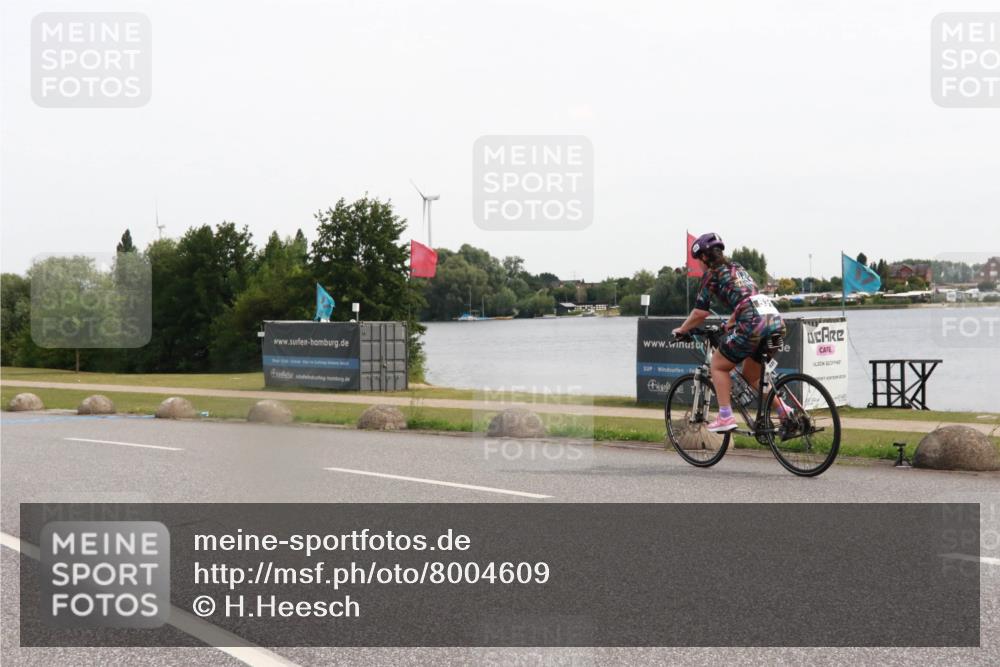 15.06.2025 - 27. Vierlanden-Triathlon H.Heesch http://msf.ph/oto/8004609 15.06.2025 10:36:25 Radfahren 254, 285, 312 meine-sportfotos.de